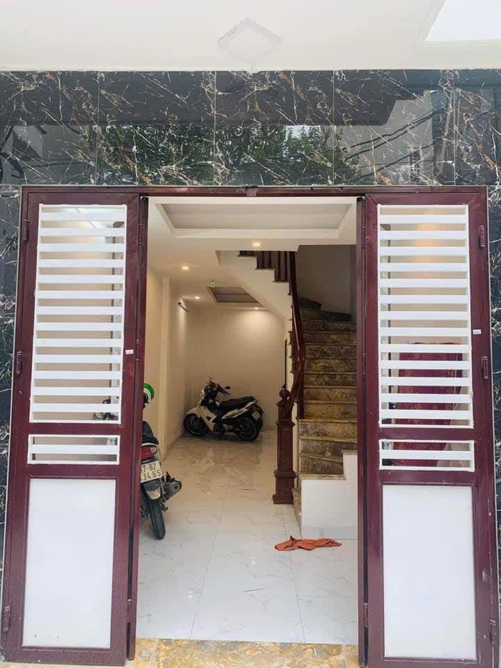 BÁN NHÀ ĐẠI LINH NAM TỪ LIÊM 35m 8,1 TỶ 6 TẦNG MT 3,6m. NGÕ THÔNG, Ô TÔ ĐỖ CÁCH NHÀ 5M.