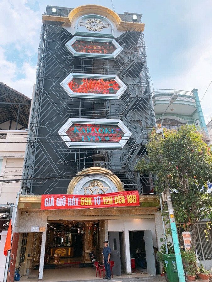 SANG LẠI QUÁN KARAOKE ĐANG HOẠT ĐỘNG LƯỢNG KHÁCH ỔN ĐỊNH ĐƯỢC HƠN 5 NĂM TẠI QUẬN 9