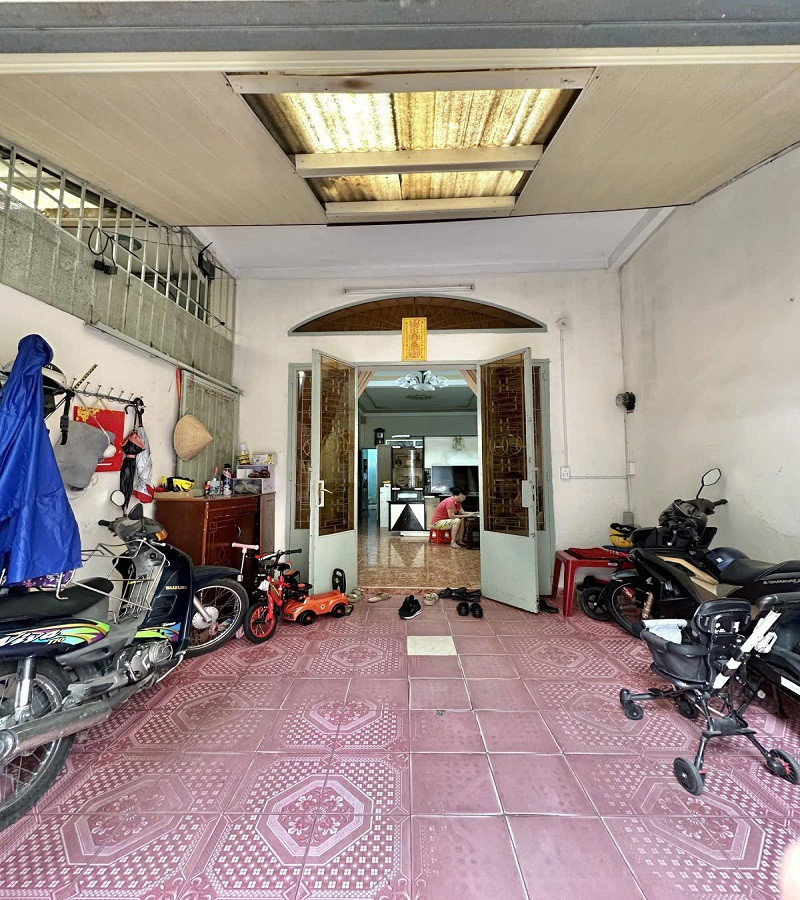 Bán nhà HXH thông ngay Lăng Cha Cả, P4, Tân Bình, 100m2, 3 tầng, ngang 5m. 6 Phòng Ngủ