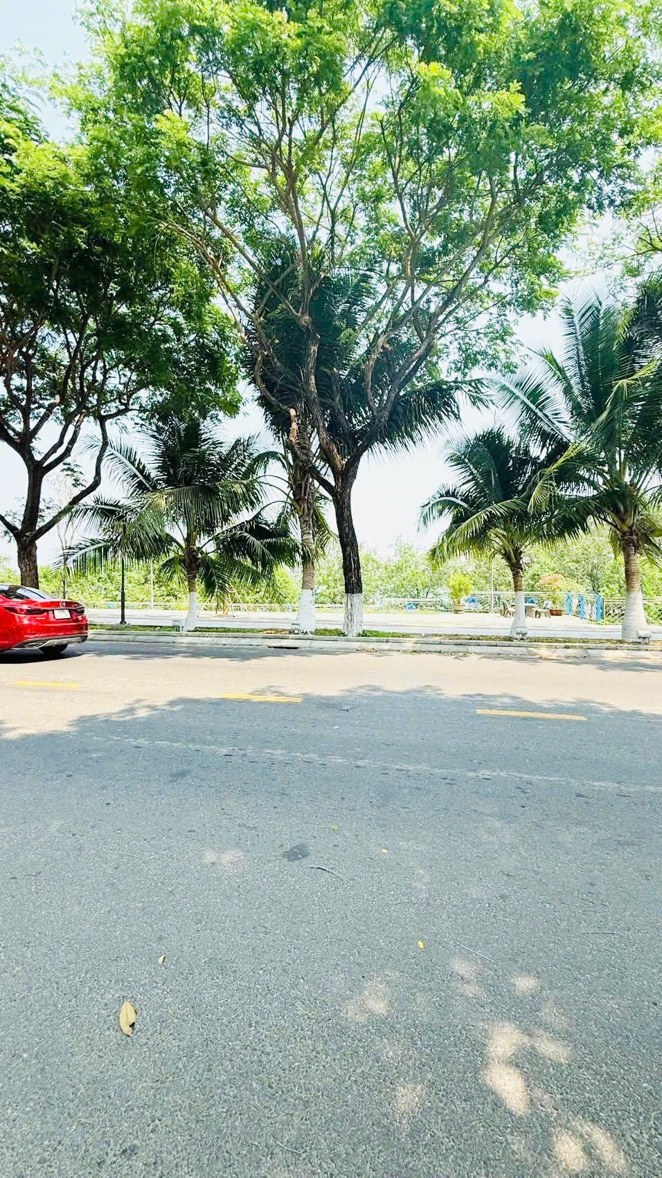 ĐẤT BIỆT THỰ MẶT TIỀN ĐẠI LỘ THĂNG LONG - VIEW SÔNG CỰC ĐẸP