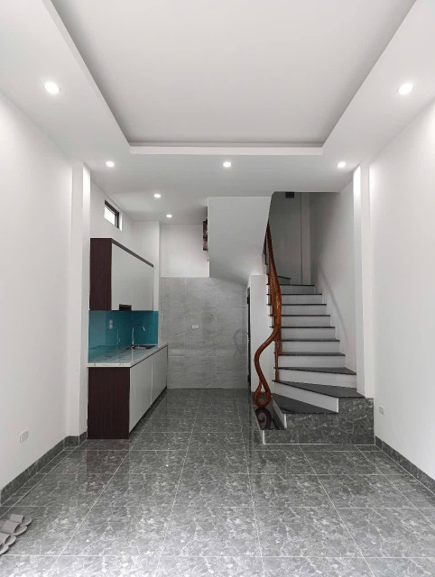 BÁN NHÀ ĐẠI MỖ NAM TỪ LIÊM 30m 6,15 TỶ 4,5 TẦNG MT 8,3m. NGÕ THÔNG RỘNG. TIỆN ÍCH ĐỦ ĐƯỜNG.