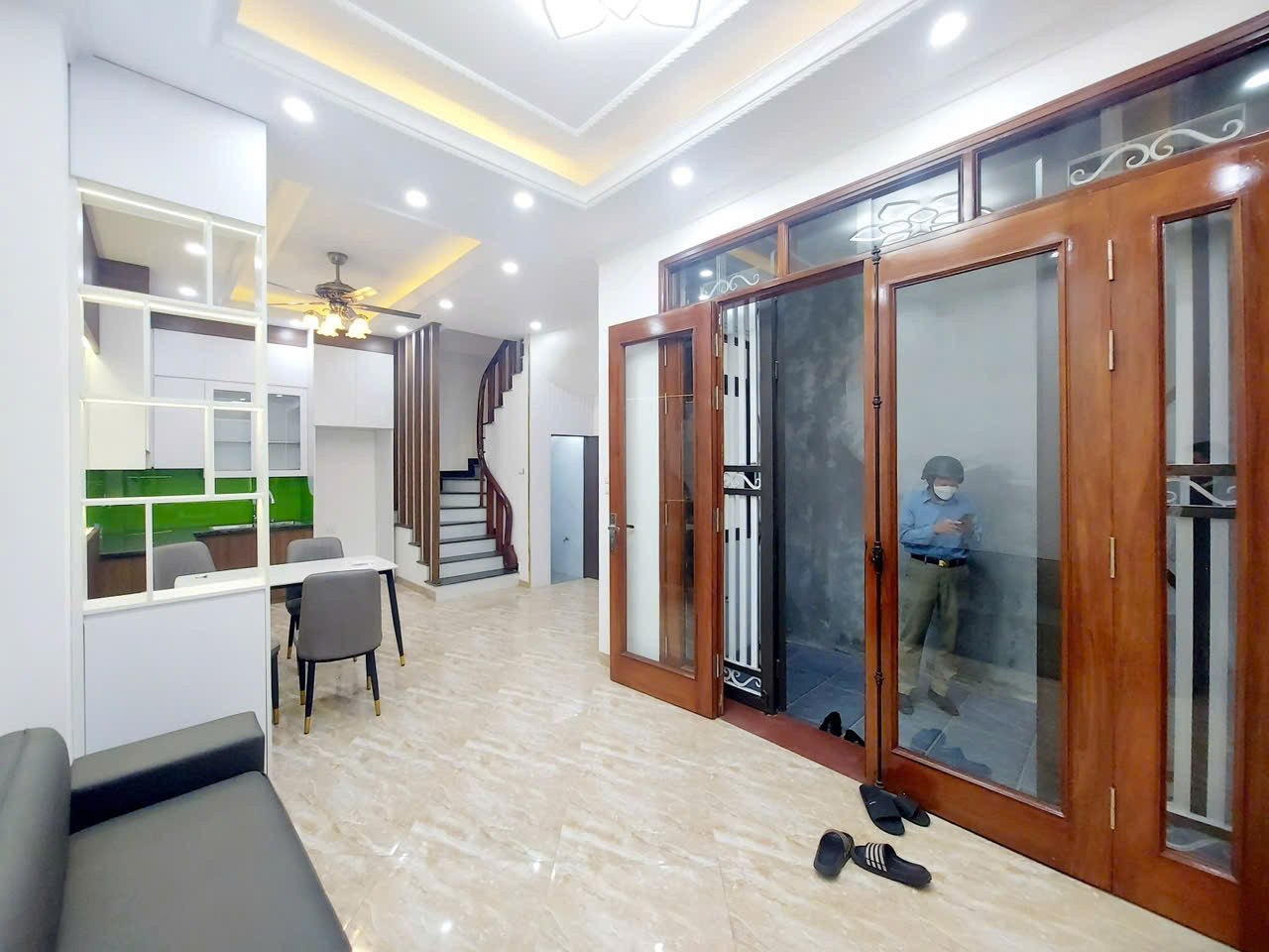 BÁN NHÀ ĐẠI TỪ - NHỎ GỌN, HIỆN ĐẠI - CHỈ 6.2 TỶ! 🏡

✨ Diện tích: 33m2 - 5 tầng khang trang
 Mặt tiền rộng rãi: 7.2m
 Vị trí đắc địa, khu vực Hoàng Mai nhộn nhịp

ĐIỂM NHẤN XUNG QUANH: