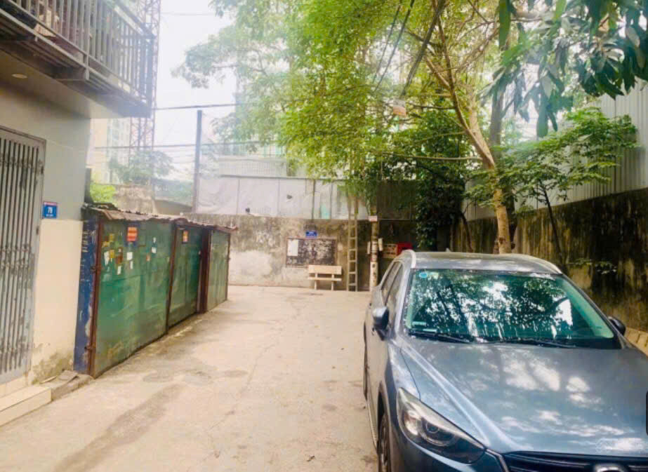 Cho thuê nhà ngõ ô tô tránh Phô Đại Từ 5 tầng, 35m2, 3 ngủ, 3 vệ sinh, 10.5tr ở hộ gia đình