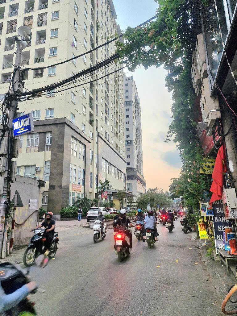 MẶT PHỐ 85 M CHỈ 12,8 TỶ KINH DOANH SẦM UẤT, Ô TÔ TRÁNH - SỔ NỞ HẬU