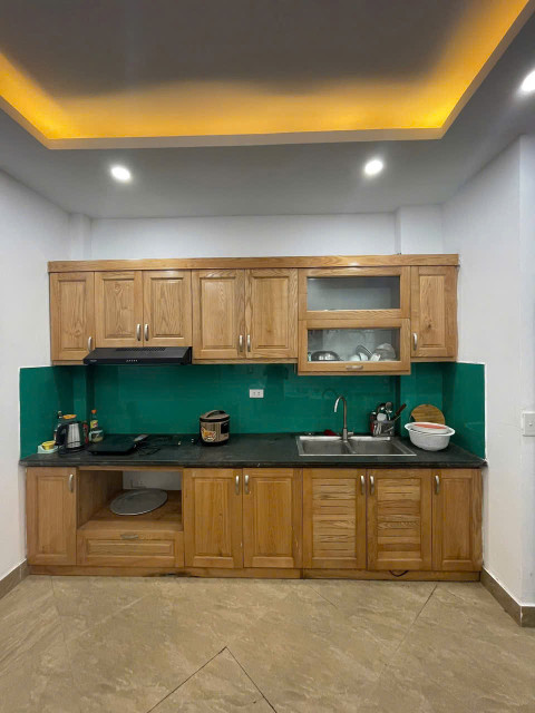 Cho thuê nhà nguyên căn Phố Đại Từ, 35m2 x 6 tầng, 10 Triệu ở GĐ, VP, nhóm ít người, Full đồ