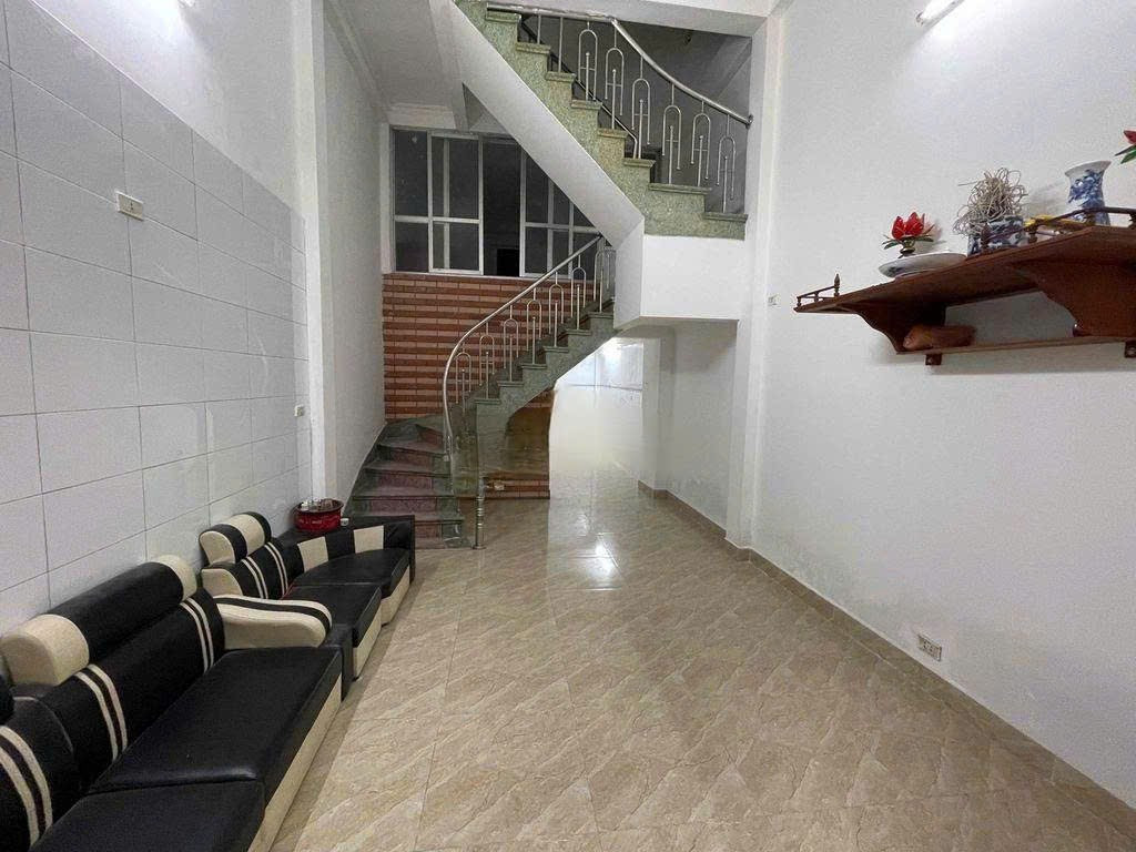 Cho Thuê Nhà Ngõ 2 Đại Từ - Hoàng Mai/ 40M² 3 Tầng 3 Ngủ/ Nhà mới sửa/ Giá Thuê 9tr