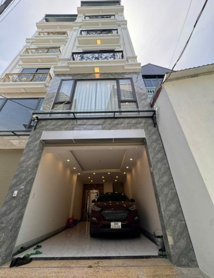 Đàm Quang Trung,Long Biên gara ô tô thang máy ngõ thông DT40m*7T giá 9 tỷ