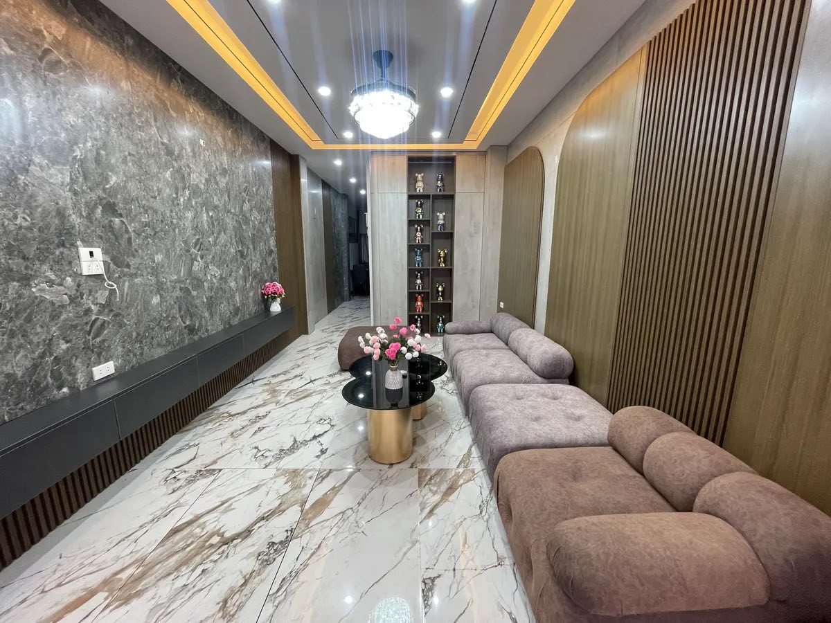 Bán Nhà Phố Đàm Quang Trung 45m2, 5T, Ô Tô Đỗ Cữa, Full Nội Thất, Vài Bước Ra Phố 9.5 Tỷ