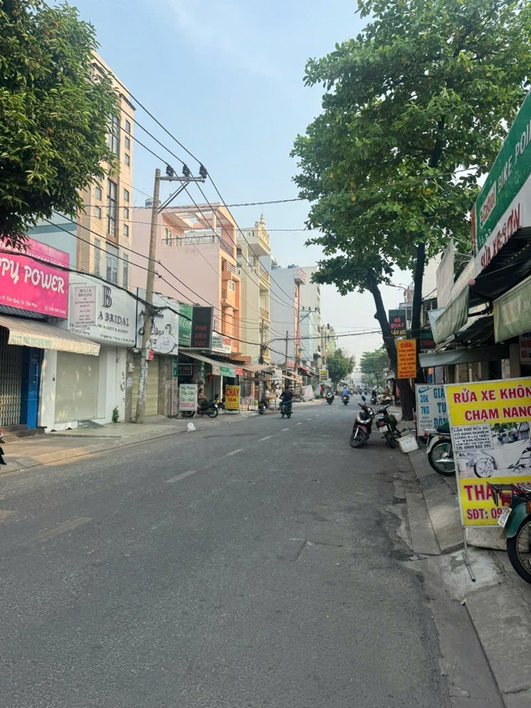 NHÀ 3 TẦNG -HẺM 6M -NHỈNH 4 T.Ỷ