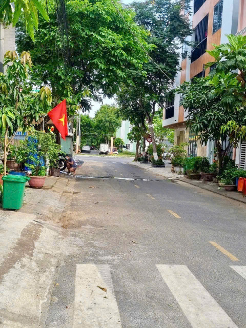 HIẾM CÓ - MẶT TIỀN NGUYỄN HIỀN, SƠN TRÀ - NHÀ GÁC LỬNG 3PN CHỈ 4.X TỶ.