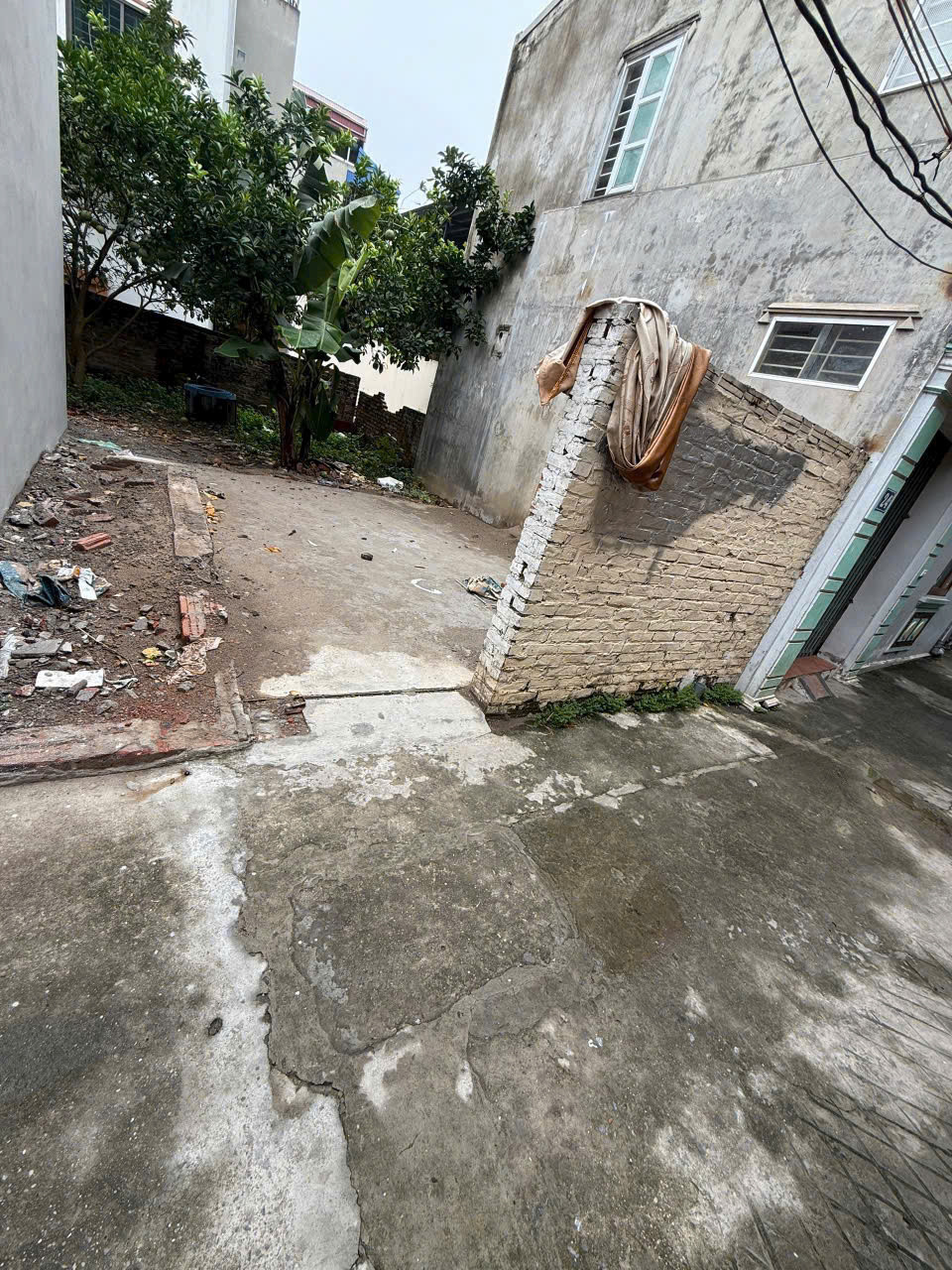 Ra riêng em bán nhanh 2 lô đất ngay khu công nghiệp VSIP cách 100m diện tích 90m2 giá chỉ 900trieu