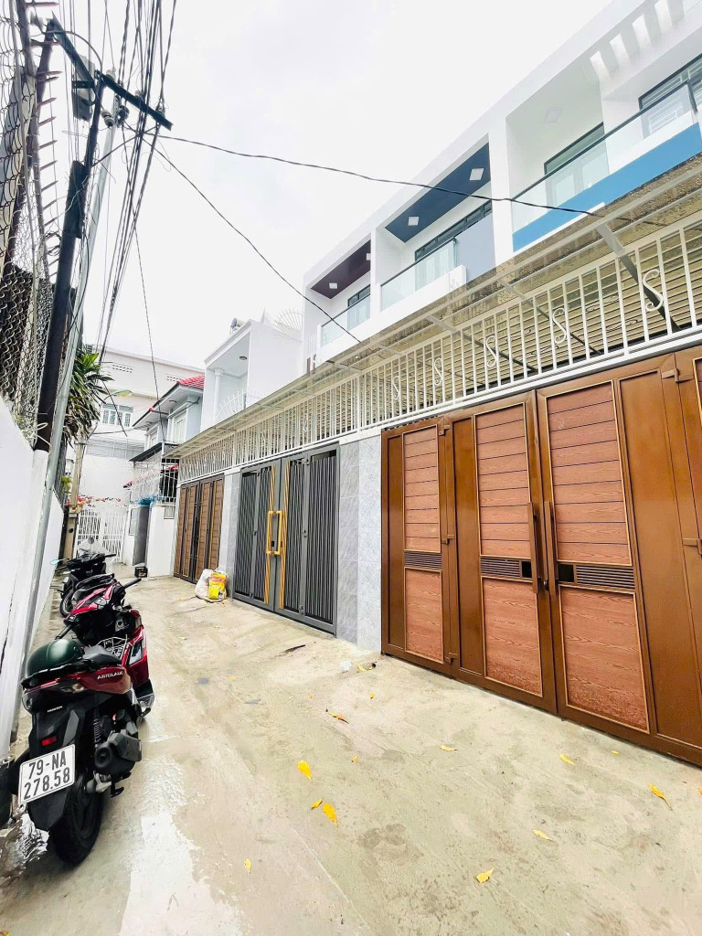 💥 BÁN NHÀ 3 TẦNG MỚI XÂY HẺM ĐƯỜNG ĐẶNG TẤT - VĨNH HẢI - NHA TRANG.