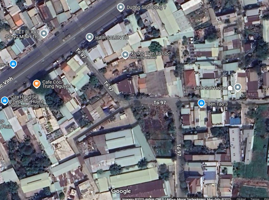 Bán mãnh đất có xưởng 300m và 1 căn nhà 1 lầu giấy tay và 02 kiốt đang cho thuê.