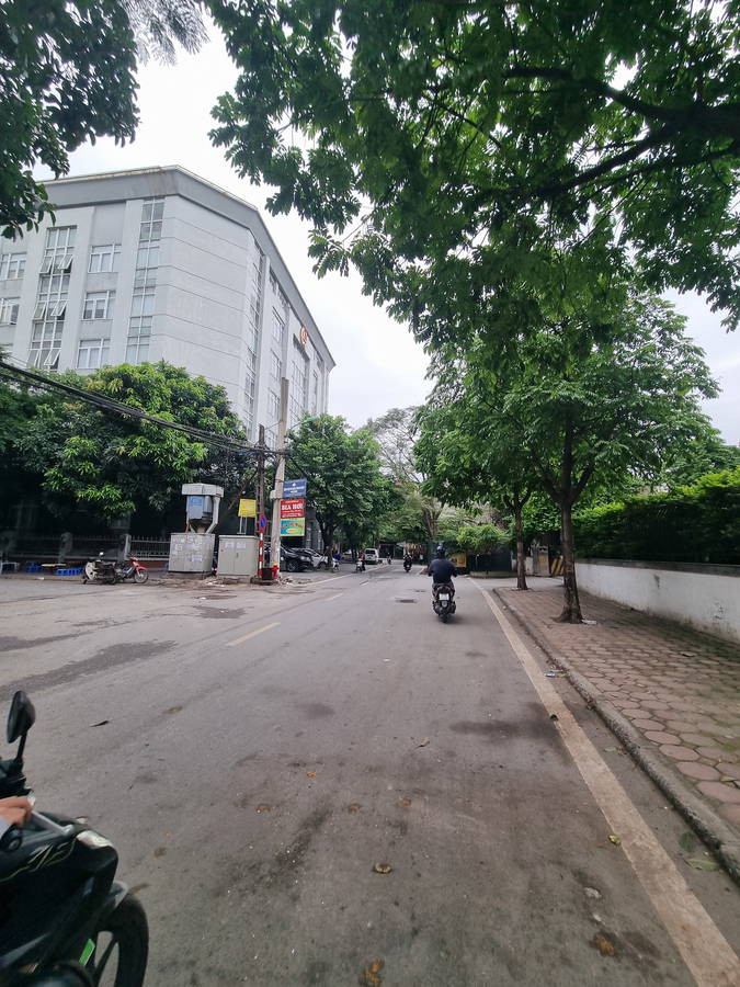 BÁN NHÀ MẶT PHỐ ĐẶNG TIẾN ĐÔNG. ĐỐNG ĐA. 41M2 4 TẦNG MT 8M GIÁ 15,8 TỶ- PHÂN LÔ VỈA HÈ - KINH DOANH