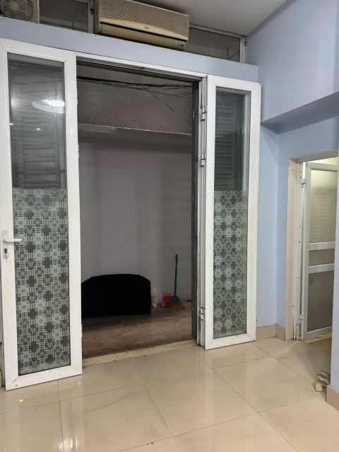 Cho thuê nhà ngõ ô tô Phố Đặng Văn Ngữ, 4 tầng x 38m2, 3 ngủ, 3 vệ sinh, 13 Triệu (có TL)