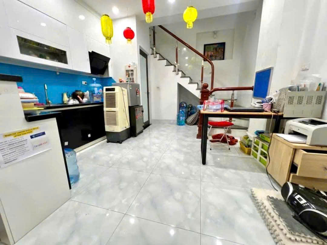 PHÂN LÔ BỘ CÔNG AN - ĐỐNG ĐA - Ô TÔ TRÁNH - 3 BƯỚC RA HỒ - ĐẦU TƯ Đặng Văn Ngữ 42 m, 5 T, MT 4,3m, 12,8 tỷ.