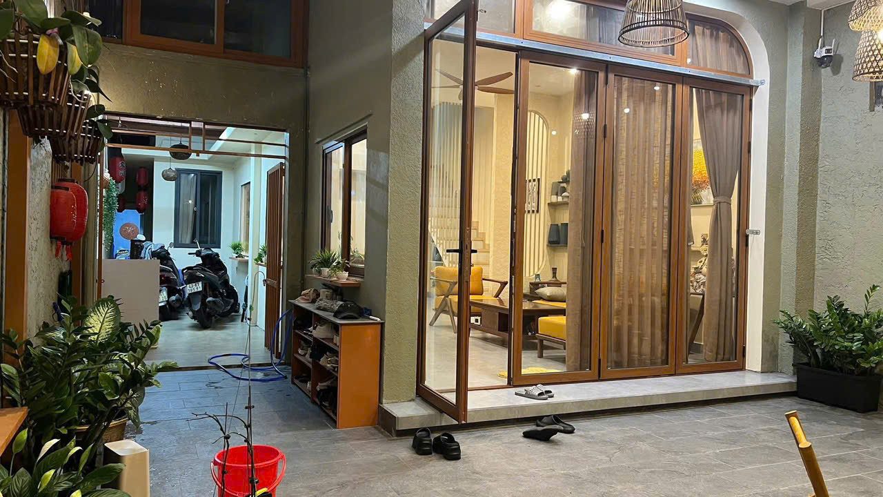 CHO THUÊ NHÀ SÂN VƯỜN 2 TẦNG MT ĐẶNG VŨ HỶ