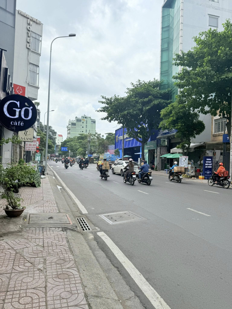 PHÚ NHUẬN phường 9 – Công viên Gia Định - Hẻm xe hơi đường Đào Duy Anh, 68m2, 4 tầng.