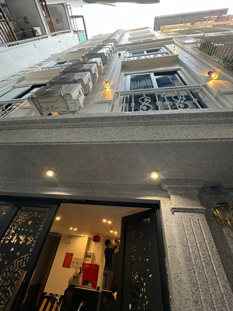 Bán nhà phố Pháo Đài Láng - Đống Đa, 79m2 nhà dòng tiền giá đầu tư 25,2 tỷ