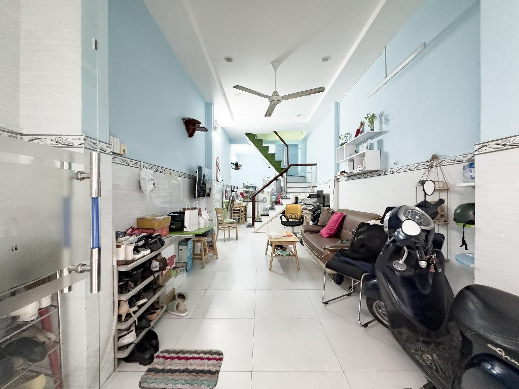KẾ BÊN KHU VIP BẮC HẢI Q10 - VỊ TRÍ ĐẸP - HẺM RỘNG THOÁNG AN NINH YÊN TĨNH - DÂN TRÍ CAO - GẦN CHỢ NHÀ THỜ TRƯỜNG HỌC - CHỈ 5.x TỶ.