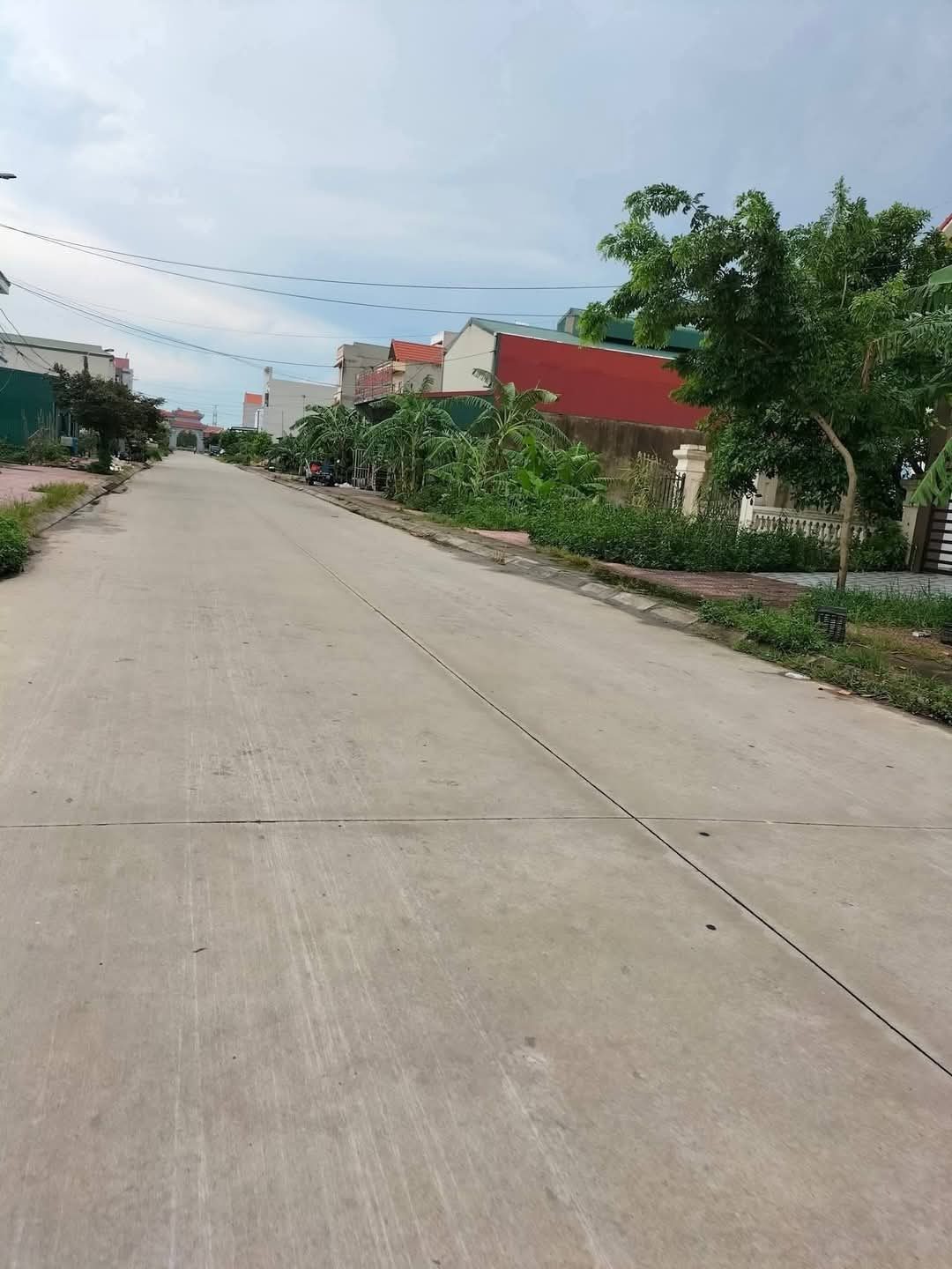 Đất nền Trục chính 7.5m vỉa hè 3m