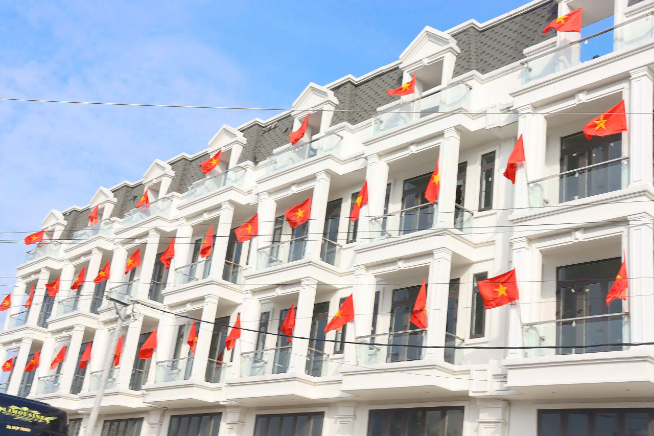 SHOPHOUSE 1 TRỆT 1 LỮNG 3 LẦU KINH DOANH – MẶT TIỀN ĐẮC ĐỊA KDC AN SƯƠNG – QUẬN 12