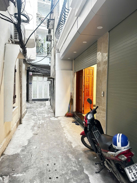 Bán nhà La Thành (Đống Đa) 37m, 5 tầng, mt 3.5m, giá 8.8 tỷ