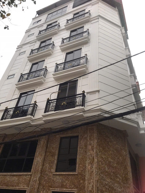 bán tòa VP mặt phố ĐÊ LA THÀNH, mặt tiền 6,6m, 10 tầng, gần ngã 5 Ô CHỢ DỪA, dòng tiền 1,5 tỷ/năm