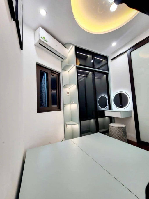 BÁN NHÀ 4 TẦNG - ĐÊ LA THÀNH - Ô CHỢ DỪA, ĐỐNG ĐA, HÀ NỘI - GIÁ CHỈ 2 TỶ X - SỔ ĐỎ CHÍNH CHỦ