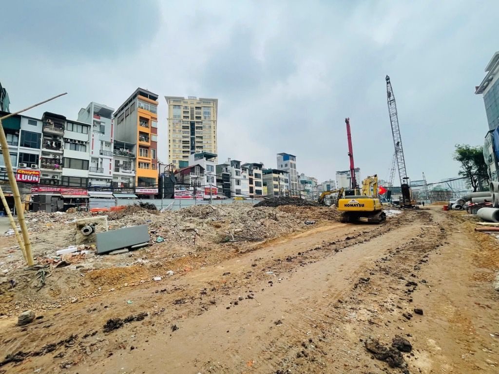 La Thành 42m x 5tầng x Mt,3.5, ngõ thông, kinh doanh, sát vành đai 1 , an sinh đỉnh cao