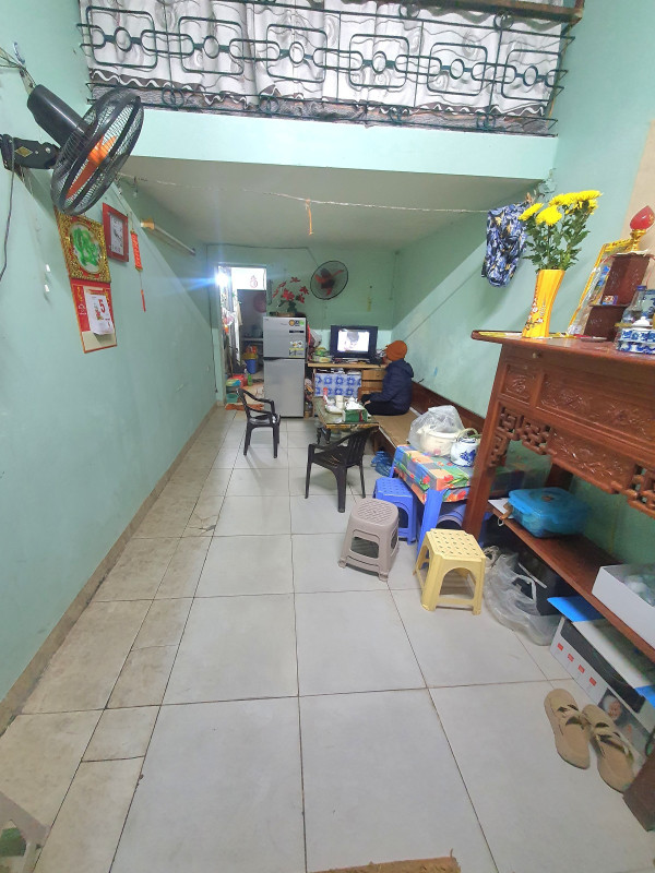 Bán nhà Đê La Thành (Đống Đa) 27/30m, 3 tầng, mt 3m, giá 5.4 tỷ