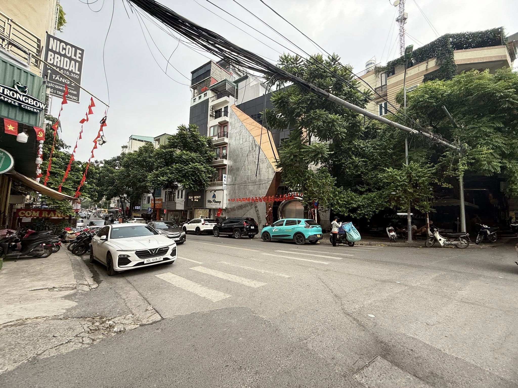 🔅 TÒA NHÀ MẶT PHỐ ĐÊ LA THÀNH, 165M2 11 TẦNG MT SIÊU ĐẸP 9M, GIÁ CHỈ 90 TỶ 🔅