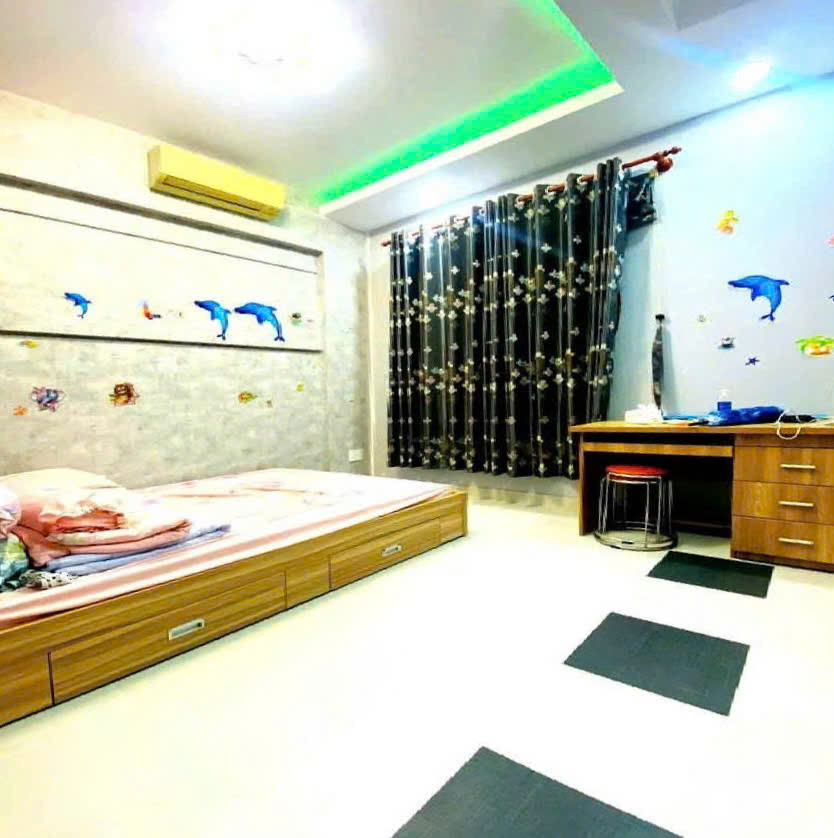Bán nhà QUẬN 1, Mặt tiền Đề Thám, 78 tỷ, 10x32 m, 4 căn liền nhau