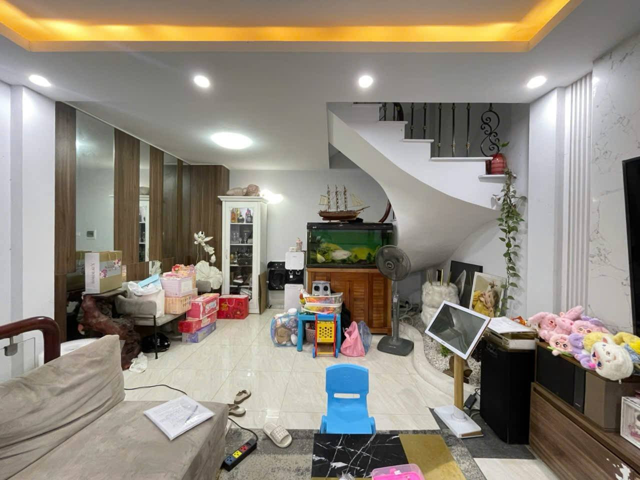 BÁN NHÀ ĐỂ TRẦN KHẮT TRÂN - KINH DOANH ĐỈNH - DÂN TRÍ CAO - 40mX5 TẦNG - MT 5M- 11 TỶ