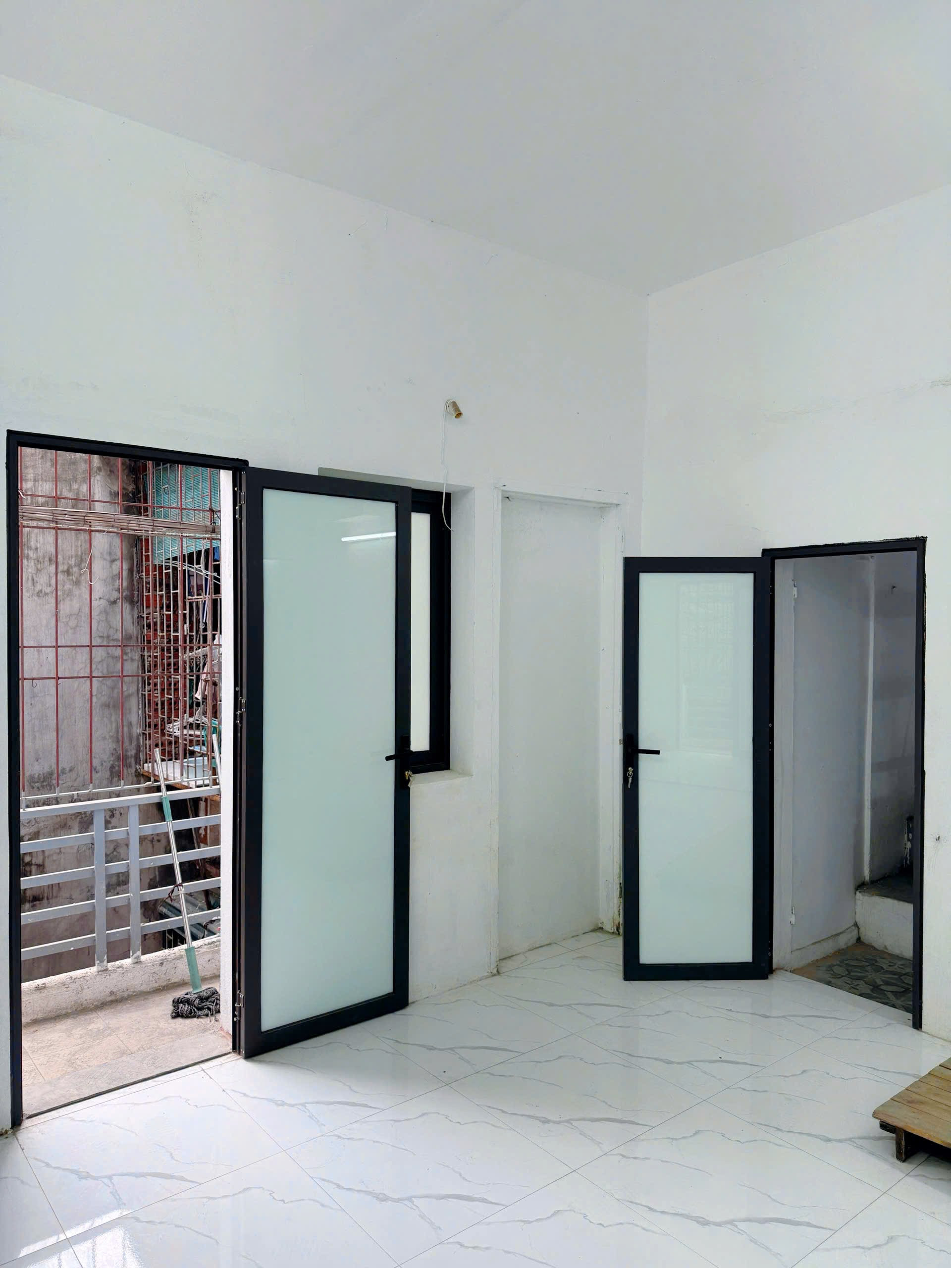 Cho Thuê Nhà Nguyên Căn Đê Trần Khát Chân 24M² 4 Tầng 2 Ngủ - Nội Thất CB - Lô Góc/ Giá Thuê 7,5tr