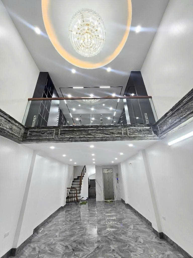 ĐÁNG CHÚ Ý- NHÀ ĐỀN LỪ - LOUIS HM cạnh Hai Bà Trưng 62m 7T - Gara  Ô tô tránh. Chỉ 19 tỷ 4