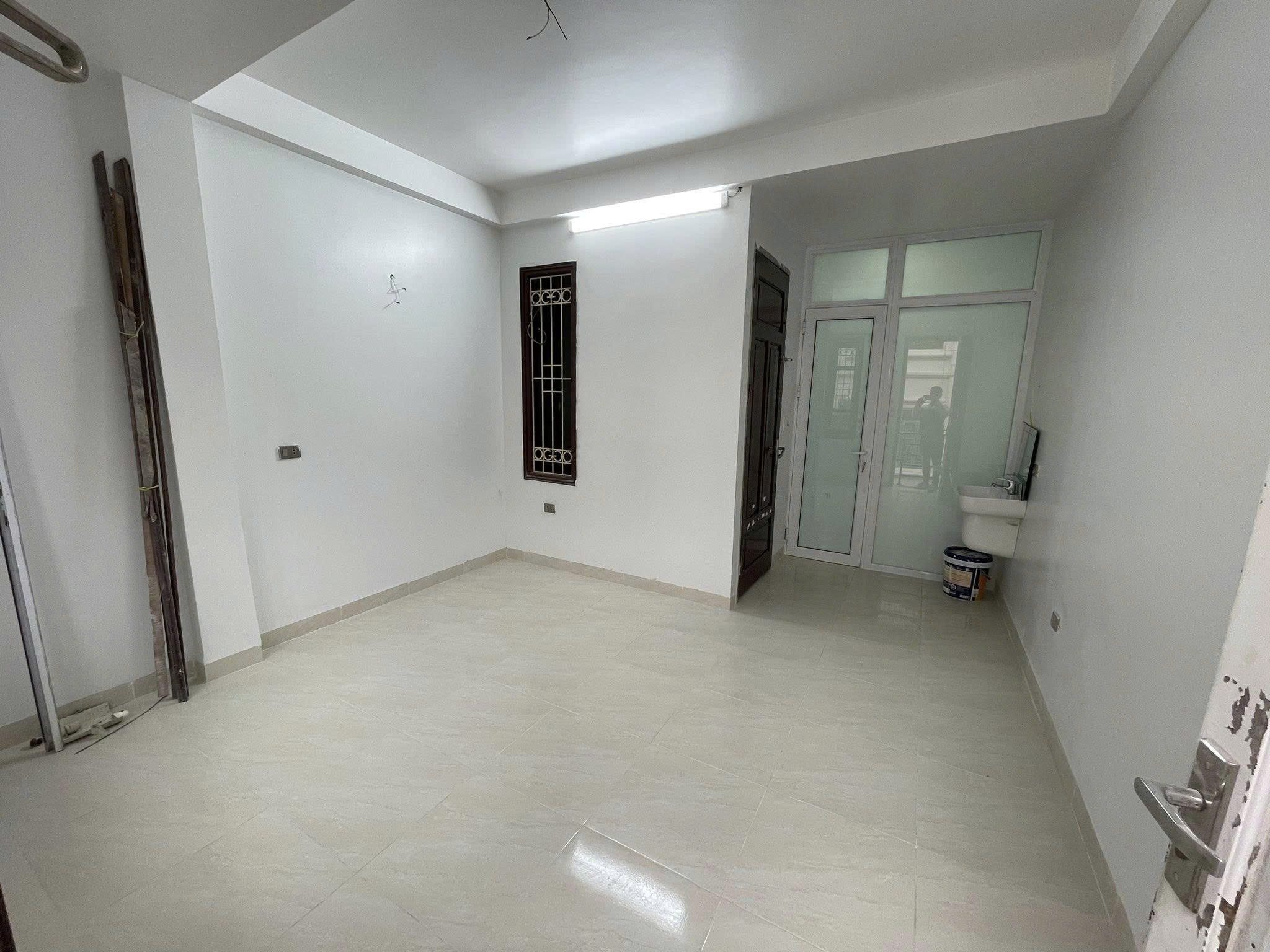 Cho Thuê Nhà Phân Lô Đền Lừ 1 - Hoàng Mai 30M² 6 Tầng 3 Ngủ - Vỉa Hè Ô Tô Tránh - Giá Thuê 15tr