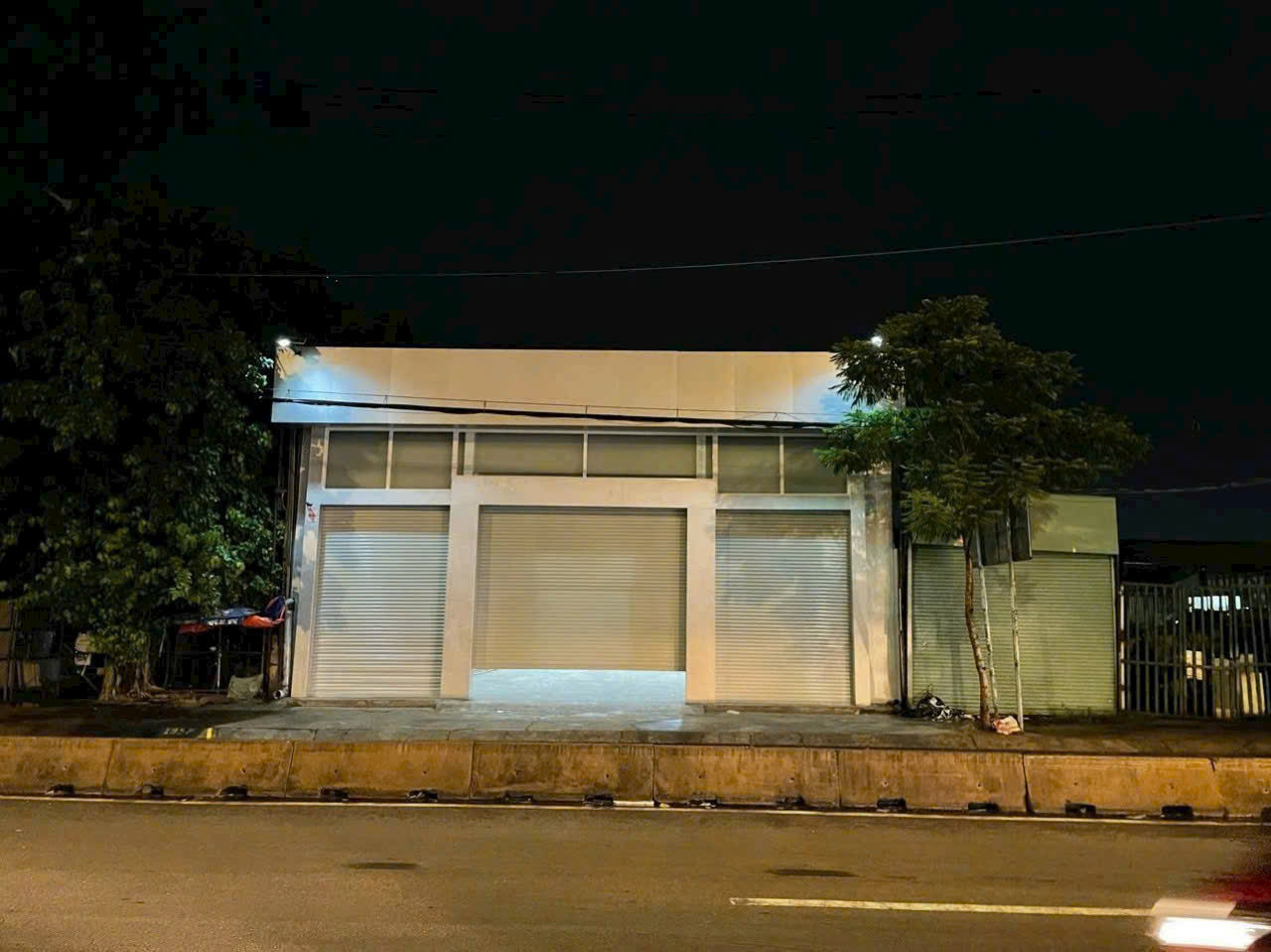 Nhà xưởng mặt tiền quốc lộ 1A, Bình Hưng Hòa B dt 490m2 giá 11 tỷ