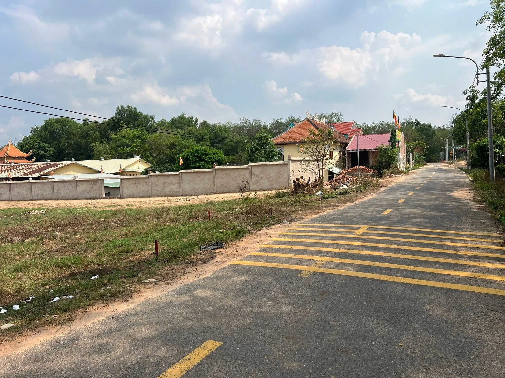 Đất TPHCM giá nông thôn, 2.540m 2 hơn 2 sào có sẵn thổ cư giá 995tr còn thương lượng