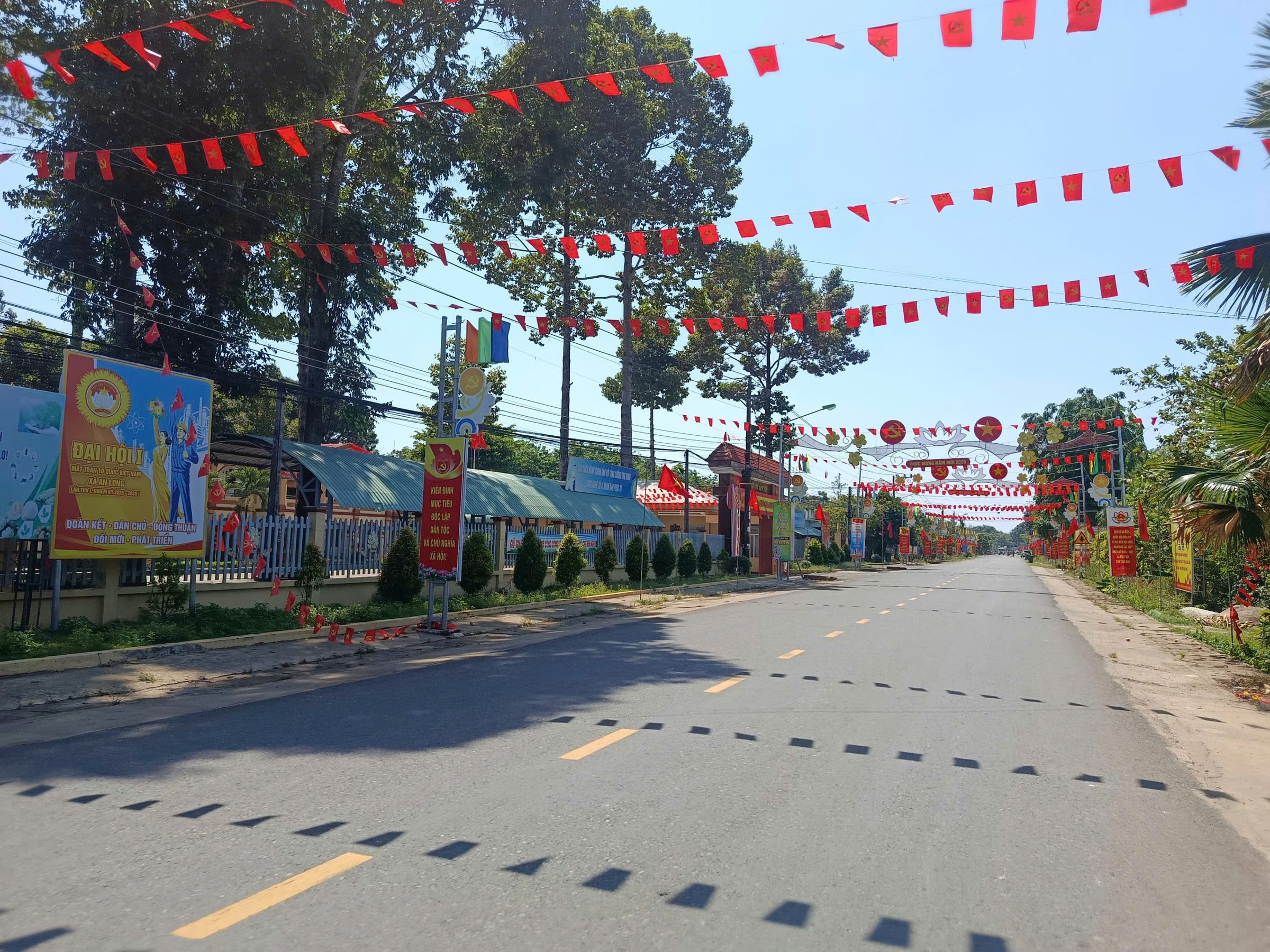NGỘP NÊN GIẢM GIÁ BÁN 210M2 ĐẤT GIÁ CHỈ 500TR, SỔ RIÊNG, MT ĐƯỜNG 16M