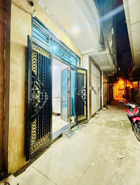 NHÀ ĐẸP Ở SƯỚNG PHỐ DỊCH VỌNG, NGÕ ĐẸP, GẦN Ô TÔ, GẦN PHỐ - 4T x 38M2, 8.35 TỶ
