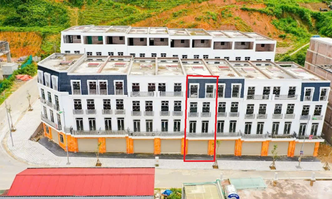 Bán căn liền kề xây sẵn 4 tầng đường T9 KĐT Tây Bắc - Sapa. Giá chỉ 5,8 tỷ cả nhà và đất