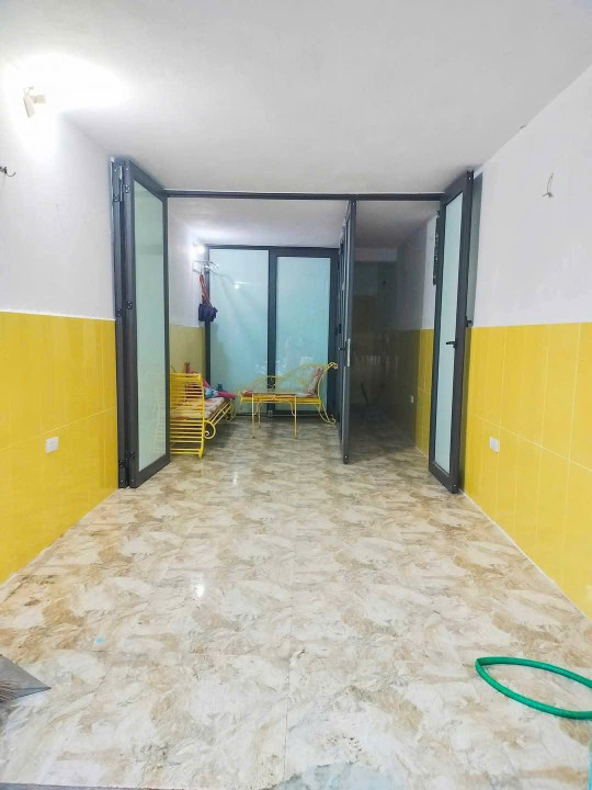 Cho thuê nhà ngõ 99 Phố Định Công Hạ, 35m2, 3 tầng, 3 ngủ, 2 vệ sinh, 8 Triệu