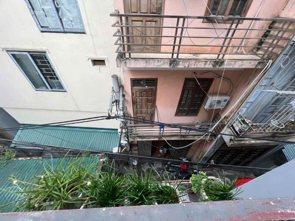 Cho thuê nhà nguyên căn Ngõ 99 Định Công Hạ,  40m2 x 4 tầng 1 tum, 10.5 triệu/tháng