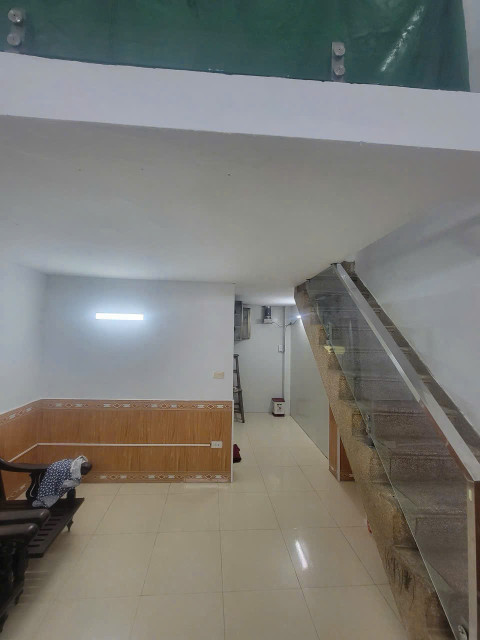 Cho thuê nhà ngõ 377 Phố Định Công, 35m2, 3 tầng KD Spa nhỏ, nail kết hợp ở, 8 Triệu
