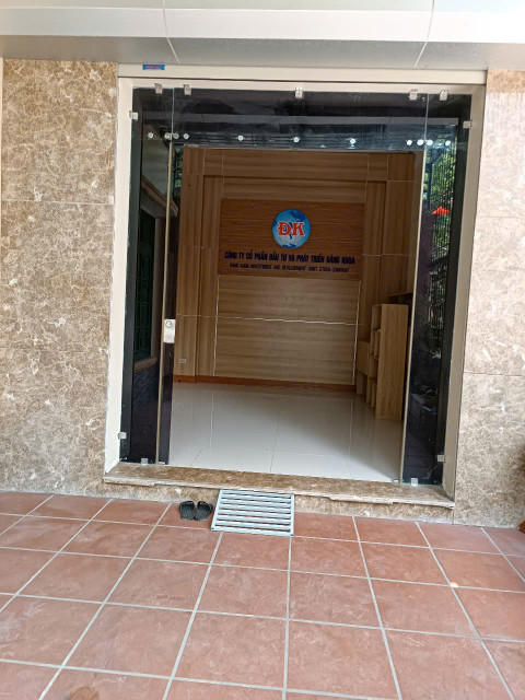 Cho thuê  nhà ngõ Định Công 4 tầng x 80m2, 6 ngủ, 19 triệu làm văn phòng, Trung tâm, mầm non...