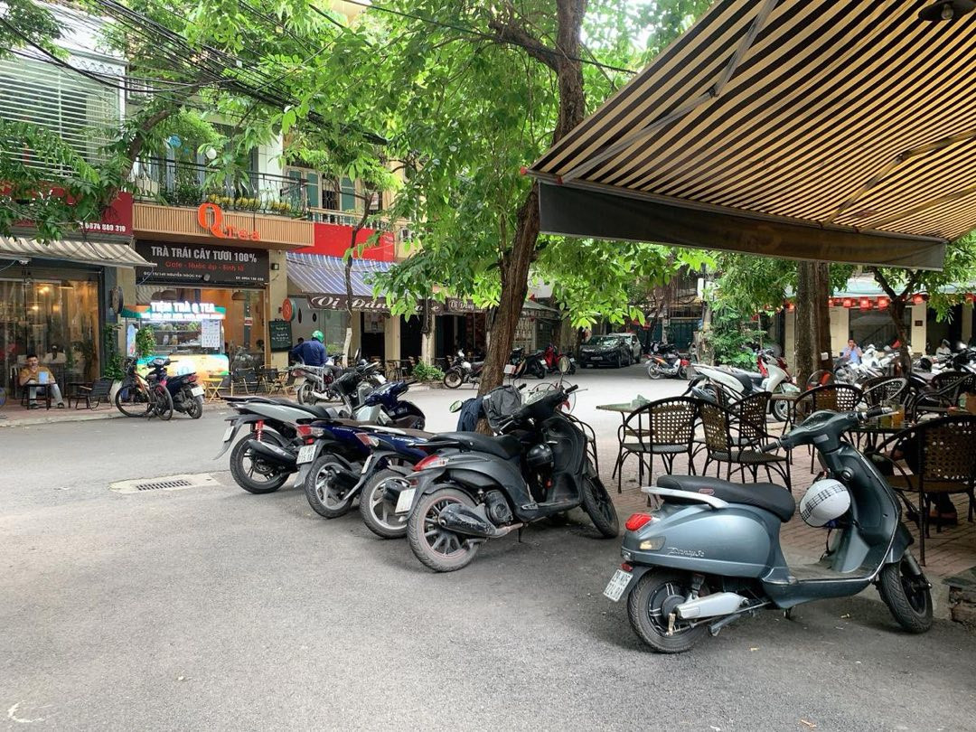 BÁN GẤP TÒA NHÀ MẶT ĐƯỜNG ĐỊNH CÔNG THƯỢNG. LÔ GÓC. 8 TẦNG. THANG MÁY. LÔ GÓC.