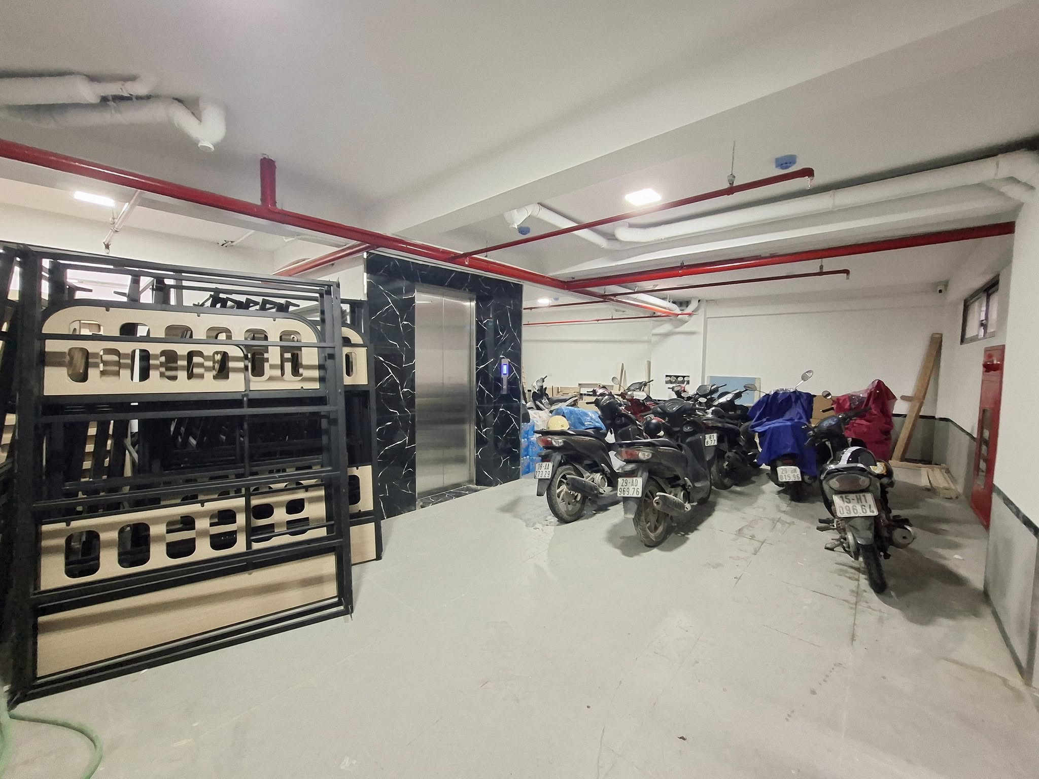 BÁN TÒA NHÀ CCMN ĐƯỜNG ĐỊNH CÔNG THƯỢNG. 85M2 - 7 TẦNG. THANG MÁY.