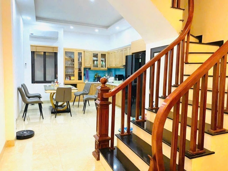 Bán nhà Định Công Thượng,  Hoàng Mai. 41m2 x 5 Tầng. MT 4m. NHÀ ĐẸP. GẦN PHỐ. Hơn 8 Tỷ.
