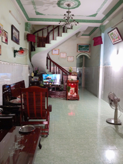 Bán nhà mặt tiền Kinh doanh ngay chợ Bình Chánh
